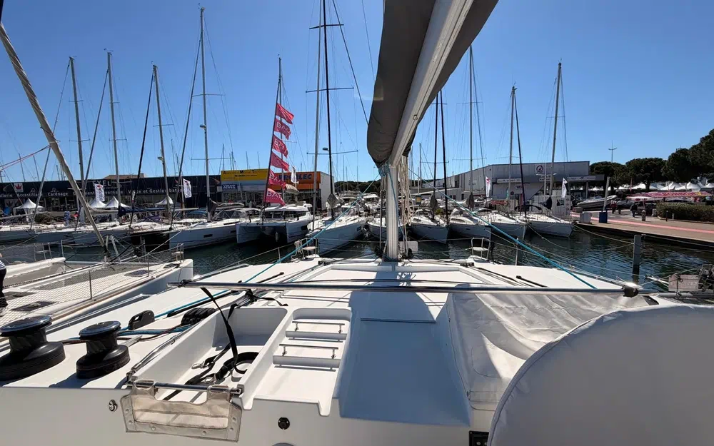 Lagoon 450 F usado à venda