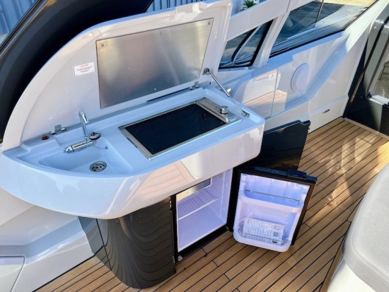 Fairline F Line 33 novos à venda