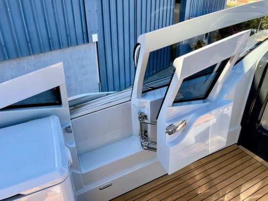 Fairline F Line 33 novos à venda