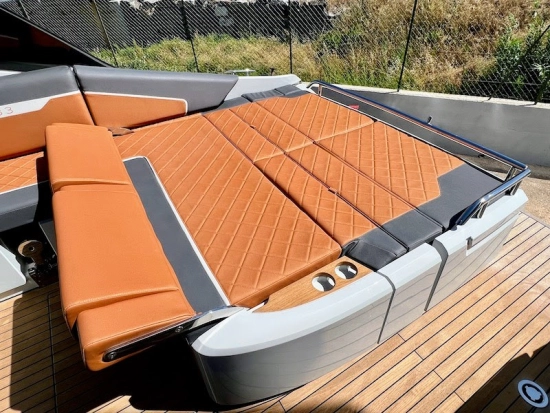 Fairline F Line 33 novos à venda
