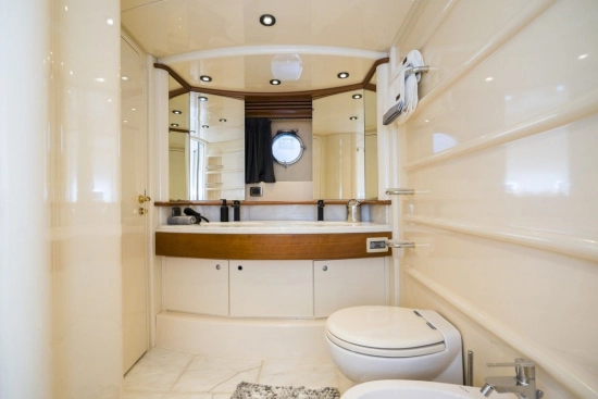 Azimut 68E usado à venda