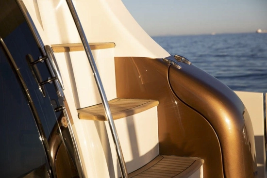 Azimut 68E usado à venda
