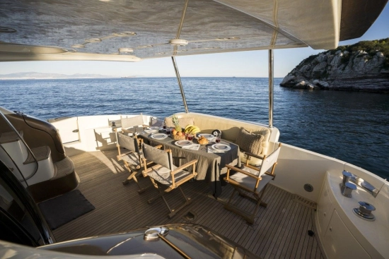 Azimut 68E usado à venda