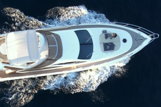 Azimut 68E usado à venda
