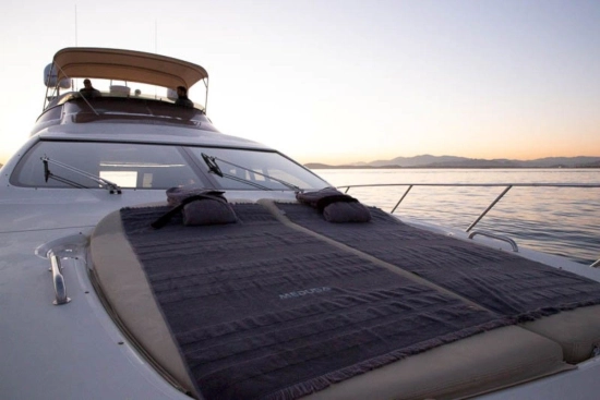 Azimut 68E usado à venda