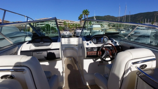 Sea Ray SLX 270 usado à venda
