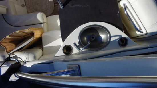 Sea Ray SLX 270 usado à venda