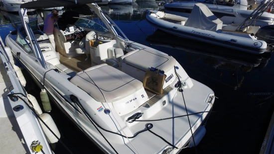 Sea Ray SLX 270 usado à venda