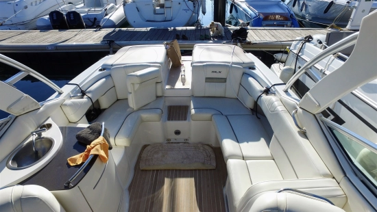 Sea Ray SLX 270 usado à venda