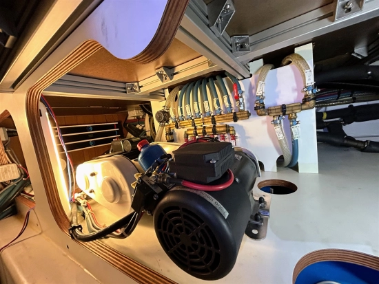 Wauquiez 55 PILOT SALOON usata in vendita