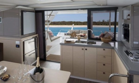 Fountaine Pajot Lucia 40 usado à venda