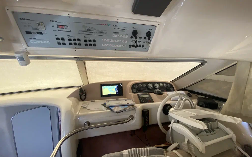 Sealine 350 Fly usado à venda