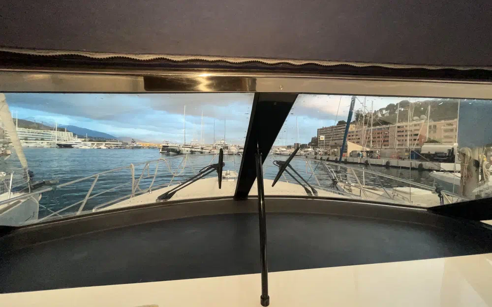 Uniesse 42 Open usado à venda