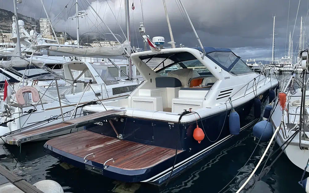 Uniesse 42 Open usado à venda