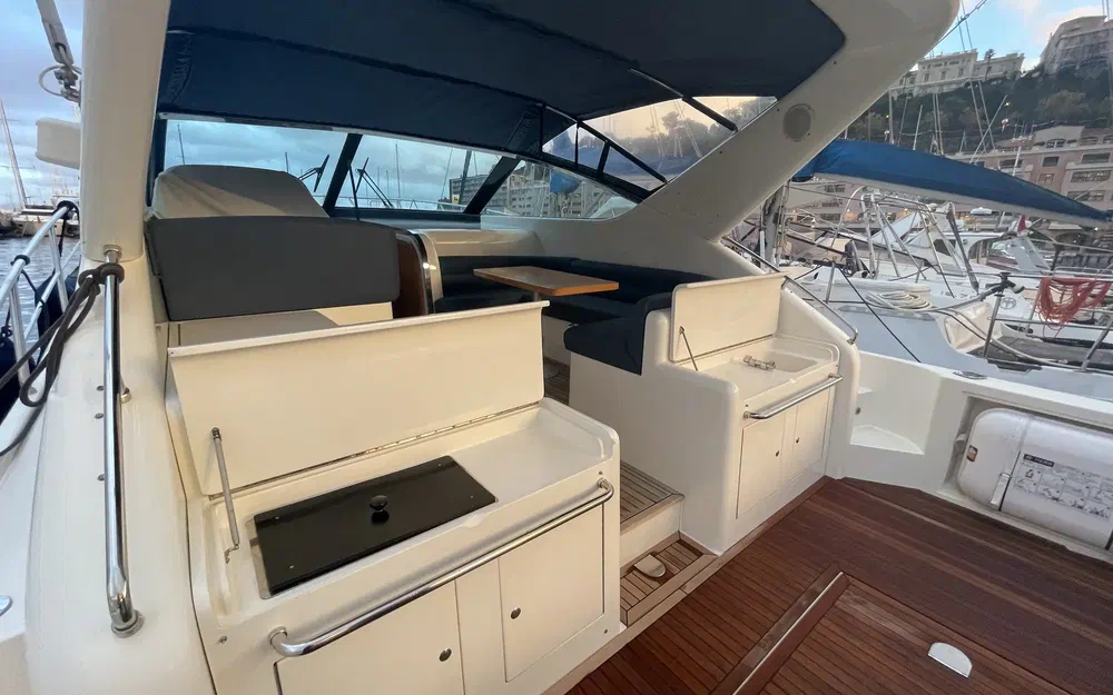 Uniesse 42 Open usado à venda
