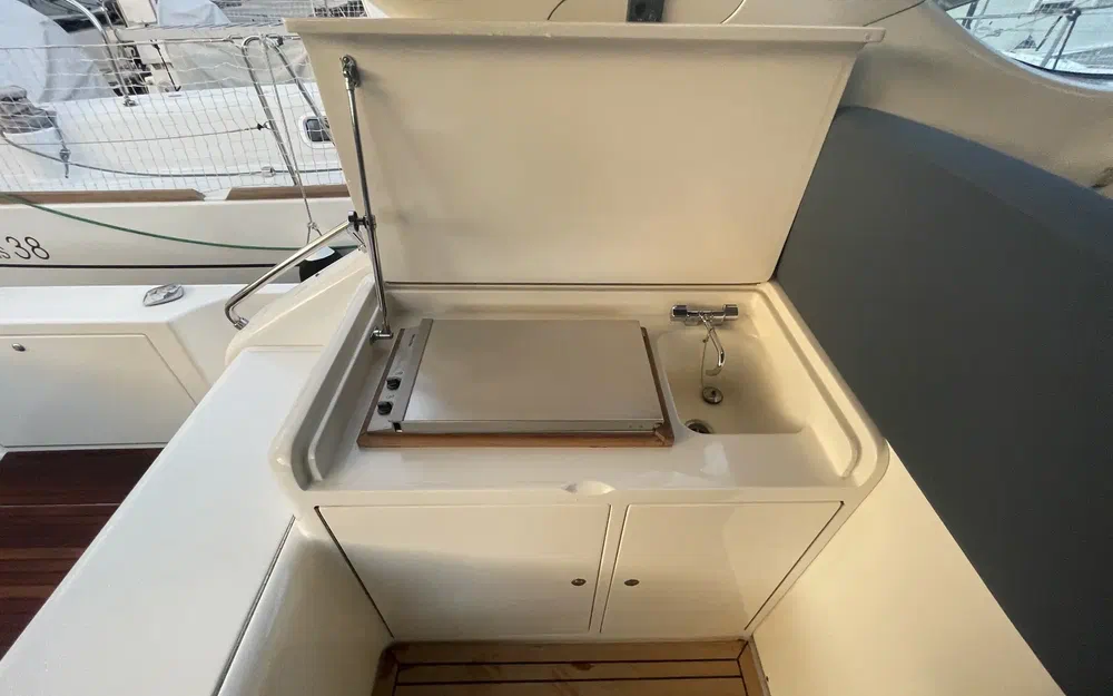 Uniesse 42 Open usado à venda