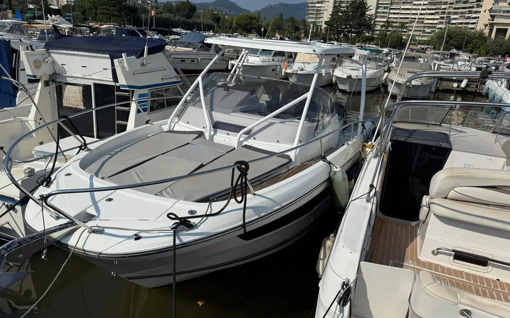 Jeanneau Cap Camarat 9.0 WA usado à venda