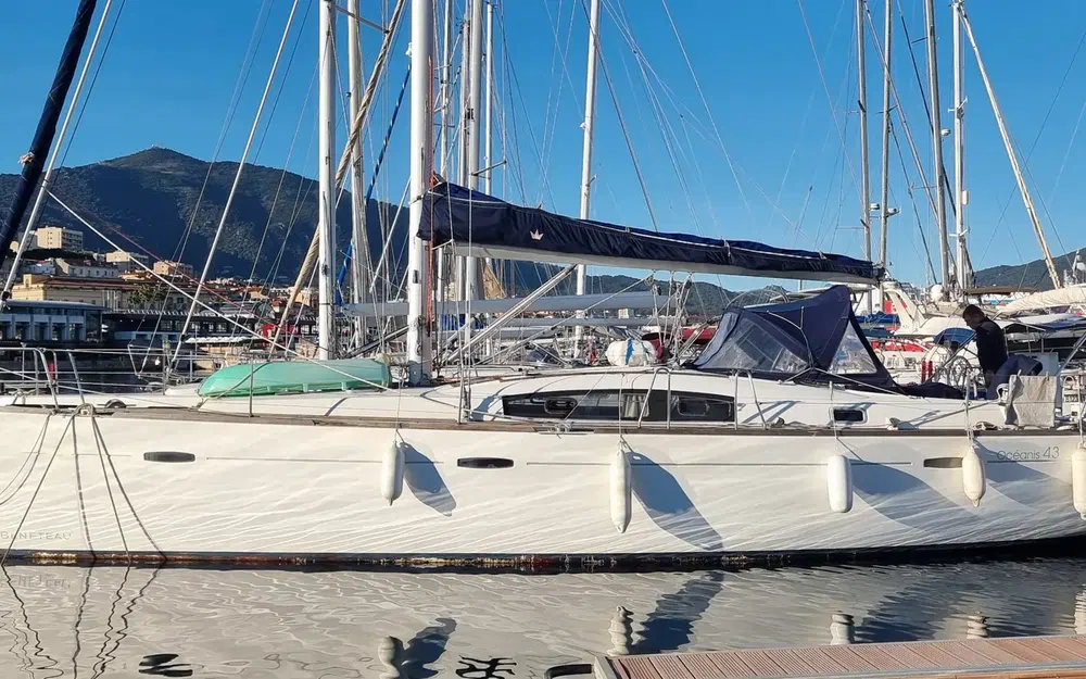 Beneteau Oceanis 43 usado à venda