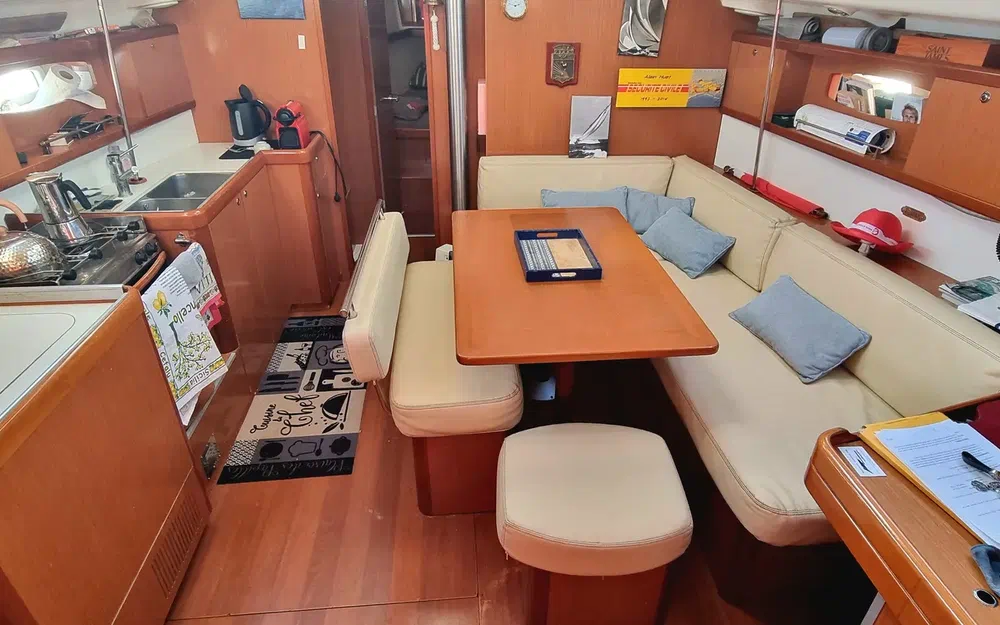 Beneteau Oceanis 43 usado à venda
