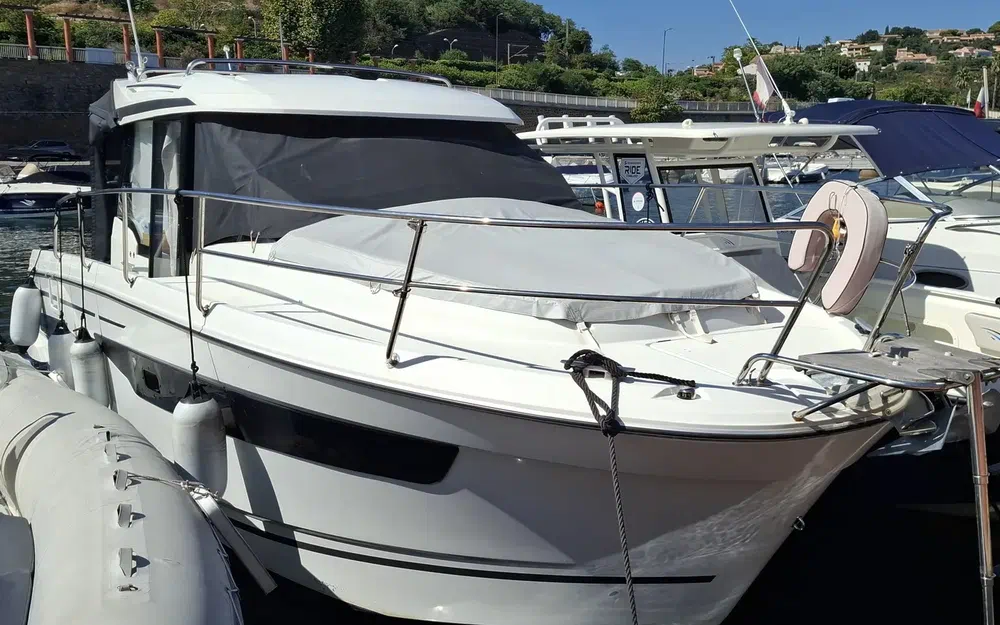 Jeanneau Merry Fisher 895 usado à venda