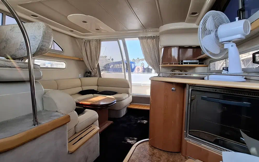 Sealine 360 usado à venda
