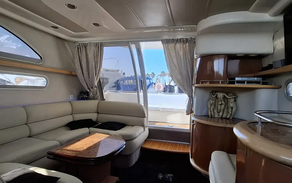Sealine 360 usado à venda