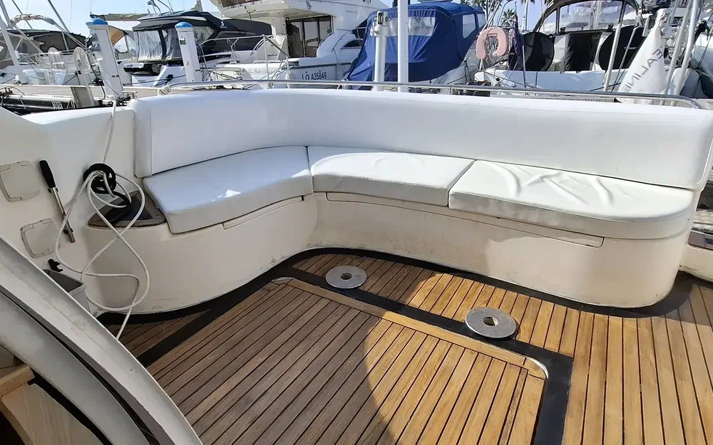 Sealine 360 usado à venda