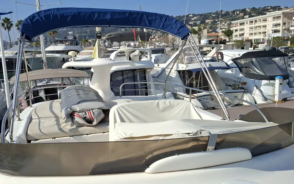 Sealine 360 usado à venda
