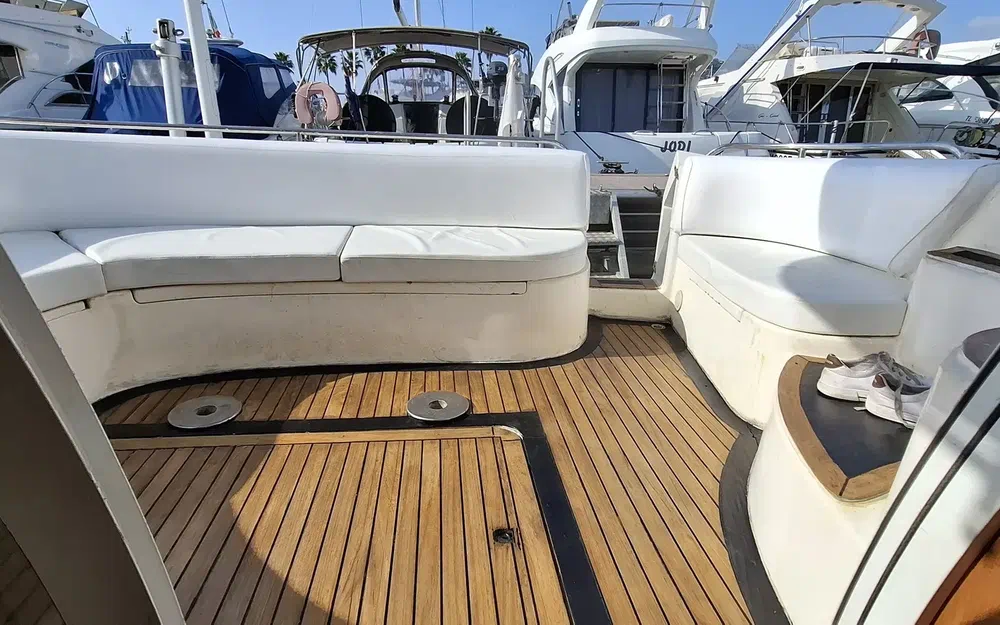 Sealine 360 usado à venda
