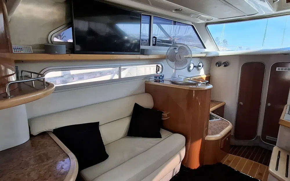 Sealine 360 usado à venda