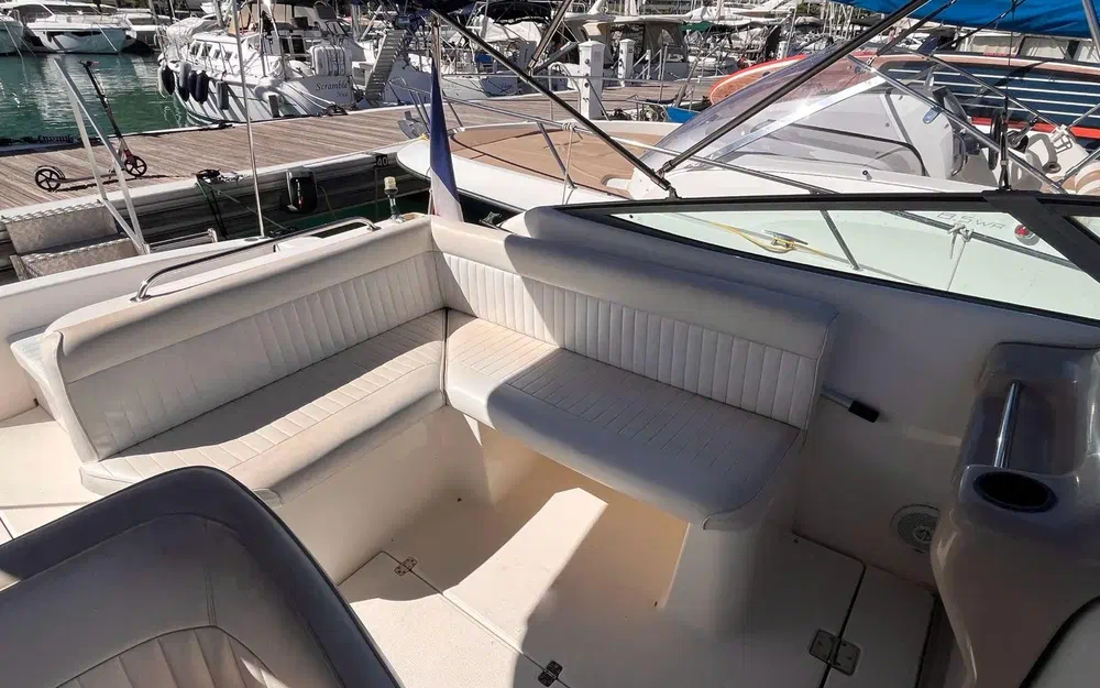 Riviera 3000 usado à venda