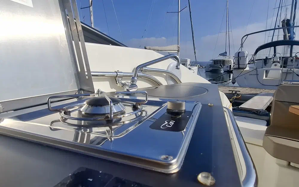Quicksilver Cruiser Activ 805 usado à venda