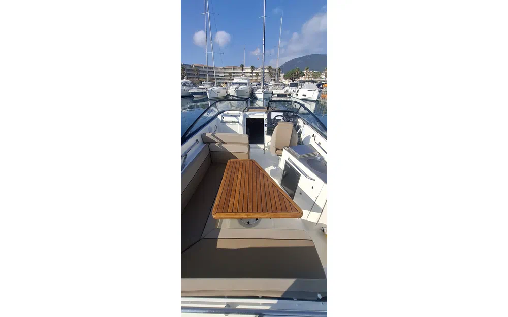 Quicksilver Cruiser Activ 805 usado à venda