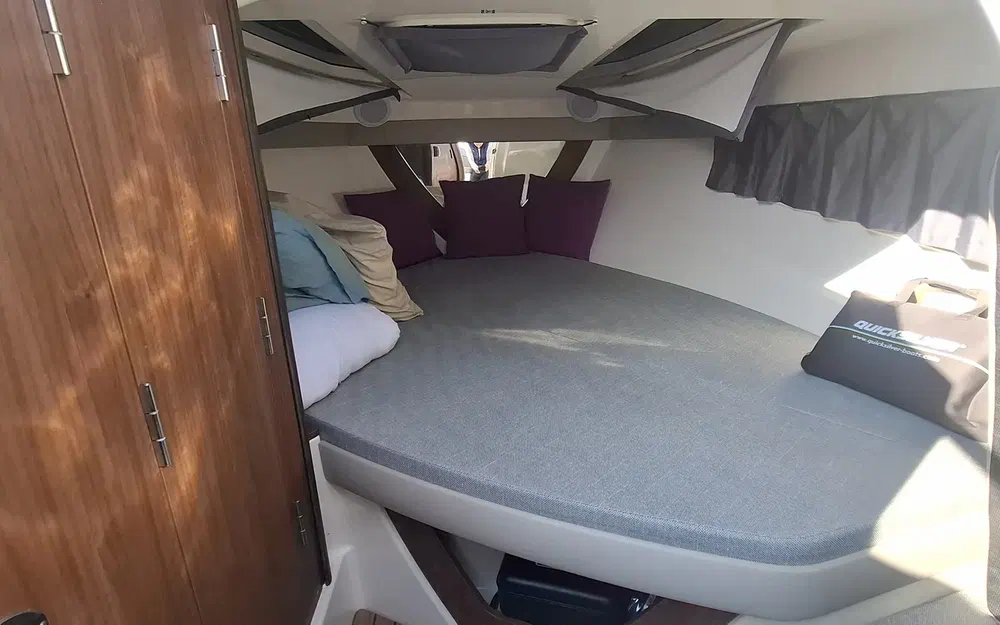 Quicksilver Cruiser Activ 805 usado à venda