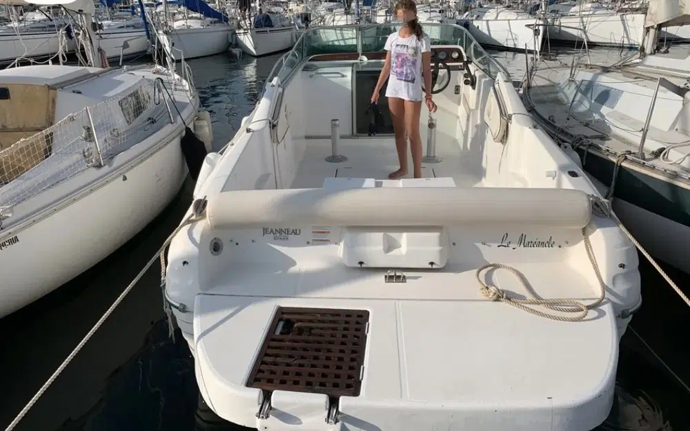 Jeanneau Leader 705 usata in vendita