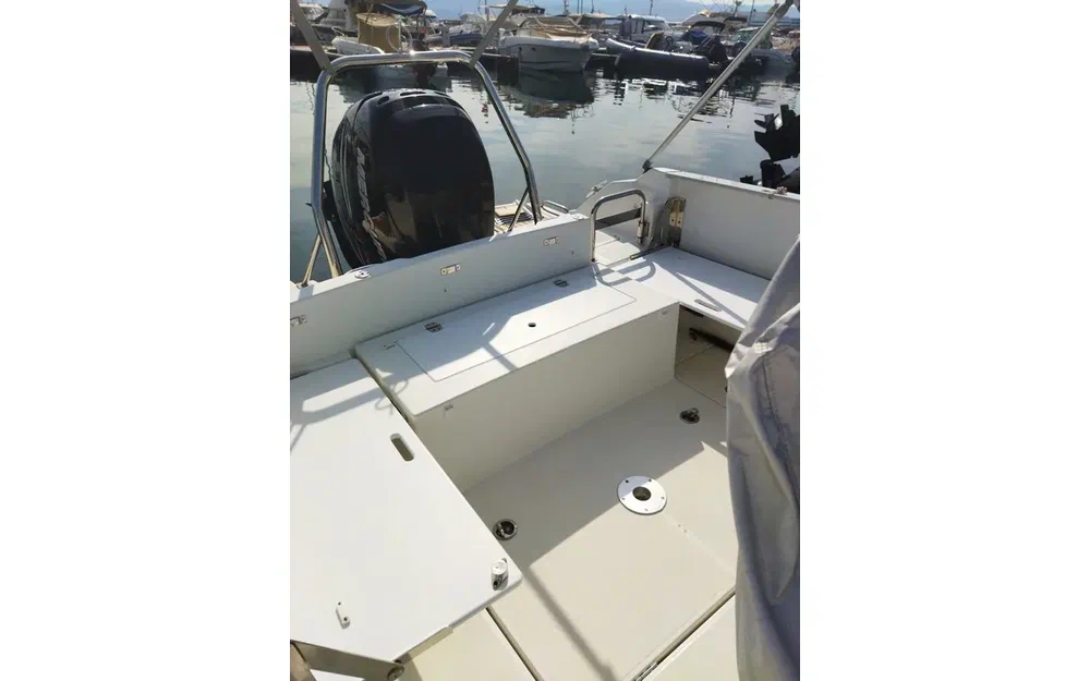 Jeanneau Cap Camarat 7.5 CC nuevo en venta