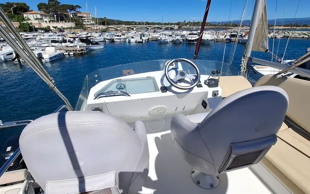 Beneteau Antares 10.80 usata in vendita