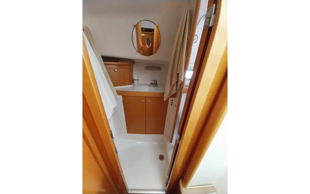 Beneteau Antares 10.80 usata in vendita