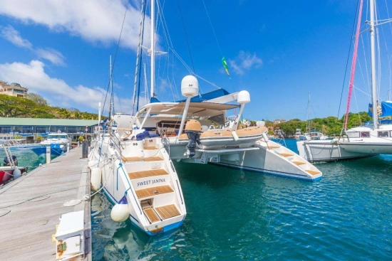Catana 582 usado à venda