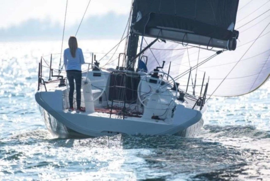 Italia Yachts 11.98 usata in vendita