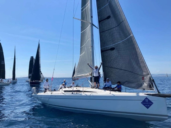 Italia Yachts 11.98 usata in vendita