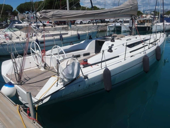 Italia Yachts 11.98 usata in vendita