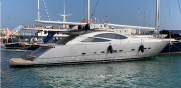 Pershing 76 usado à venda
