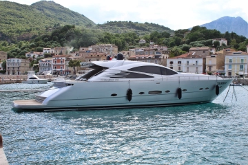 Pershing 76 usado à venda