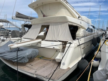 Ferretti 620 usado à venda