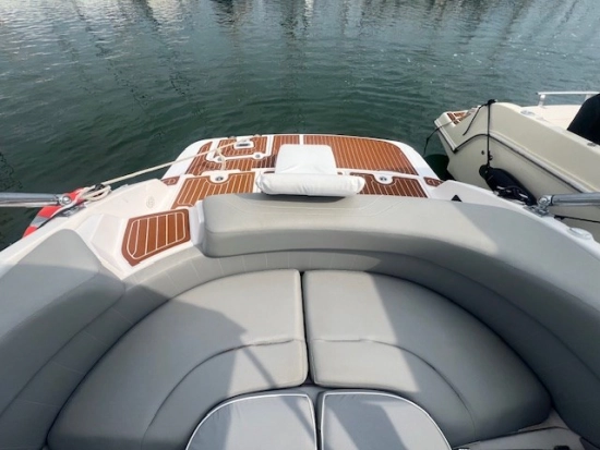 Regal 2450 LSC usata in vendita