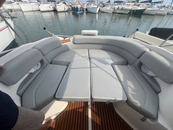 Regal 2450 LSC usata in vendita