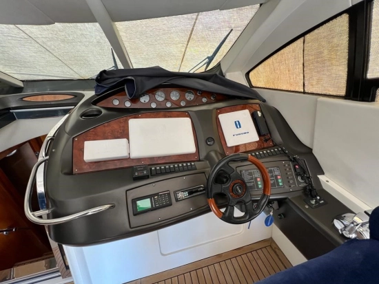 Sunseeker Predator 75 usata in vendita