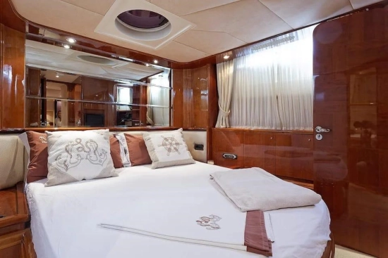 Azimut 80 Carat usado à venda