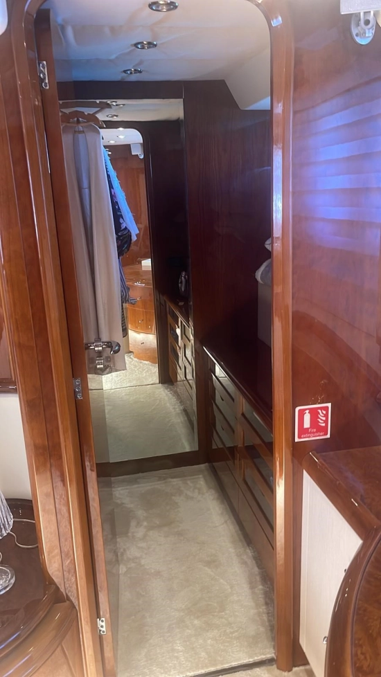 Azimut 80 Carat usado à venda